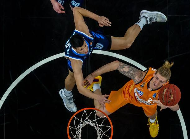 对于湖人而 对于湖人而